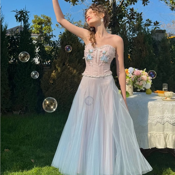 The Blue Lily Gauze Skirt - Picture 2 of 6